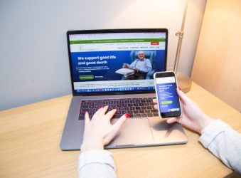 Online shopping with Arthur Rank Hospice Charity
